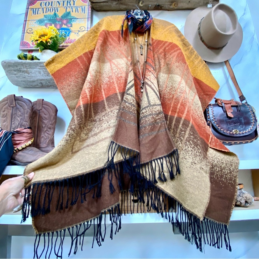 Earthy colours boho Cape w country equestrian cabin vibe - Picture 6 of 9